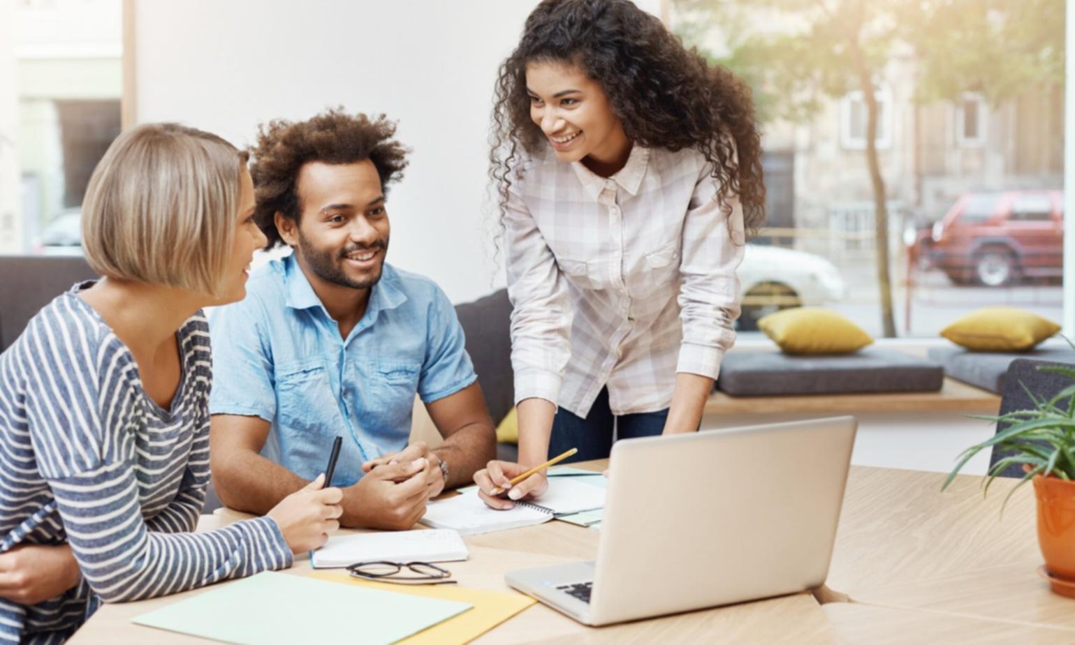 Séance de travail collaborative dans nos bureaux